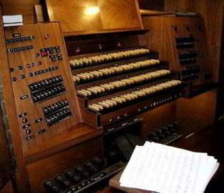 Organo Liturgico a quattro tastiere